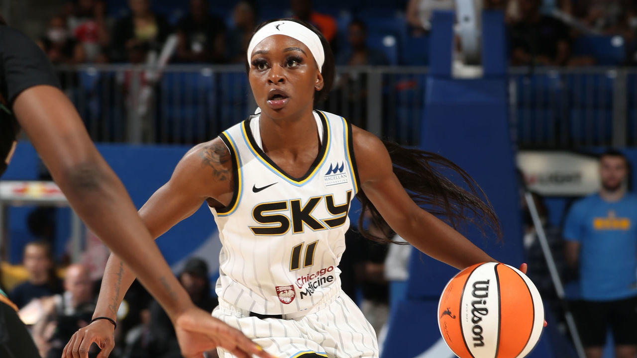 CHICAGO, IL - MAY 11: Dana Evans #11 of the Chicago Sky dribbles the ball during the game against the New York Liberty on May 11, 2022 at the Wintrust Arena in Chicago, Illinois. Mandatory Copyright Notice: Copyright 2022 NBAE .