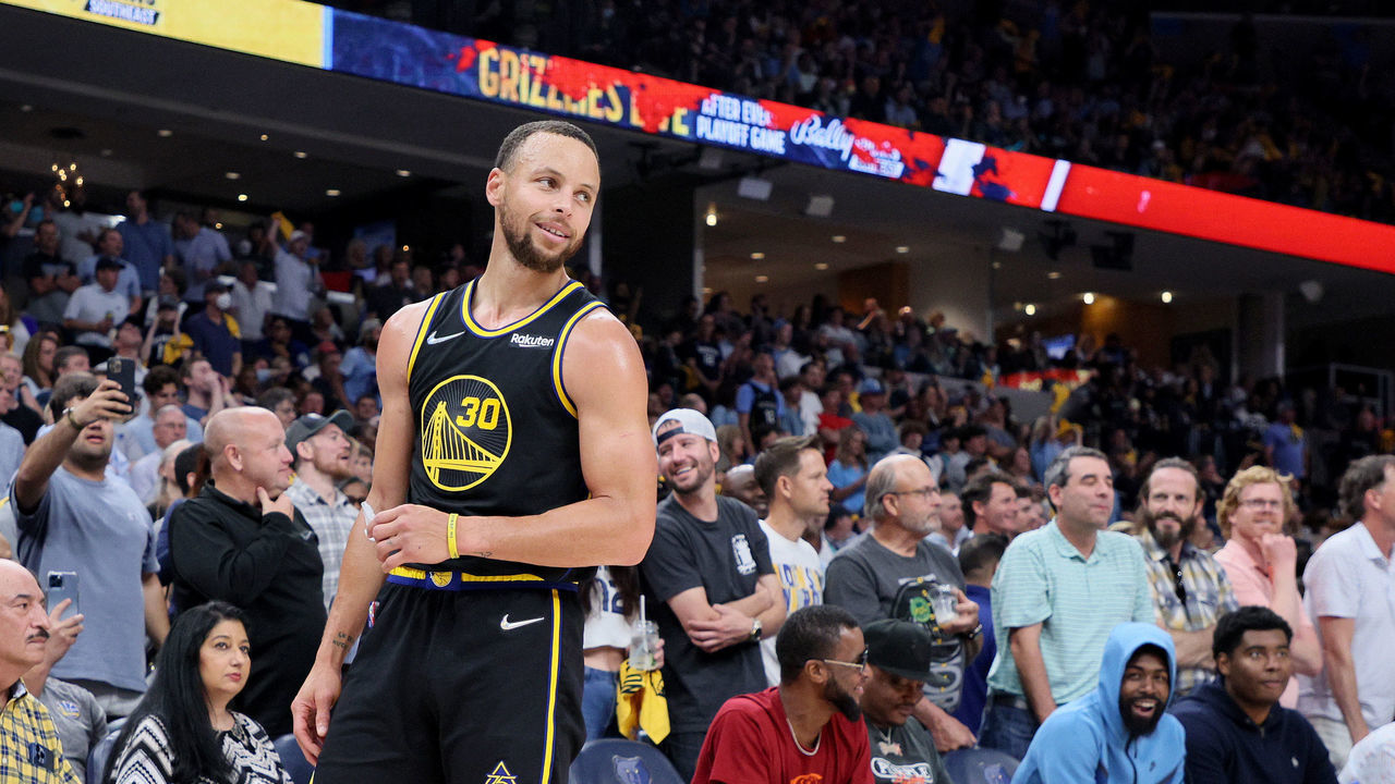MEMPHIS, TENNESSEE - MAY 11: Stephen Curry #30 of the Golden State Warriors reacts against the Memphis Grizzlies during the third quarter in Game Five of the 2022 NBA Playoffs Western Conference Semifinals at FedExForum on May 11, 2022 in Memphis, Tennessee. NOTE TO USER: User expressly acknowledges and agrees that, by downloading and/or using this photograph, User is consenting to the terms and conditions of the Getty Images License Agreement.