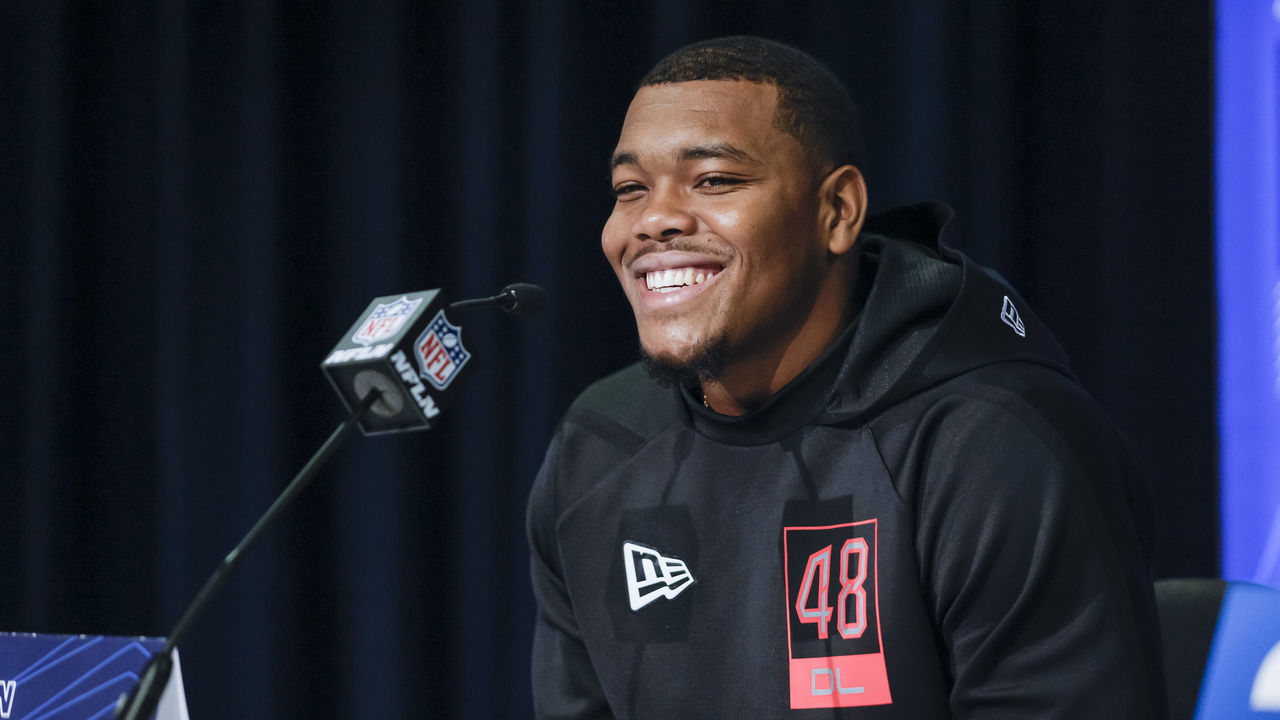 INDIANAPOLIS, IN - MAR 04: Travon Walker #DL48 of the Georgia Bulldogs speaks to reporters during the NFL Draft Combine at the Indiana Convention Center on March 4, 2022 in Indianapolis, Indiana.