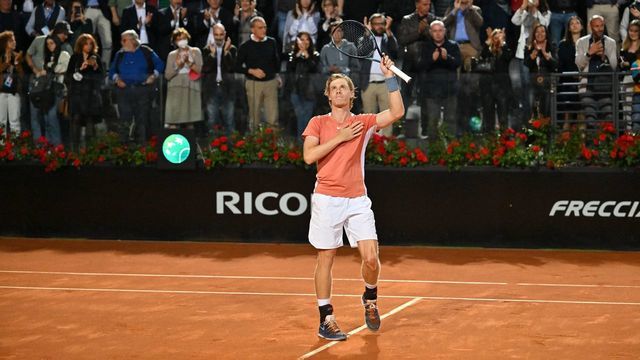 Canada's Denis Shapovalov celebrates defeating Spain's Rafael Nadal during their third round match at the ATP Rome Open tennis tournament on May 12, 2022 at Foro Italico in Rome.
