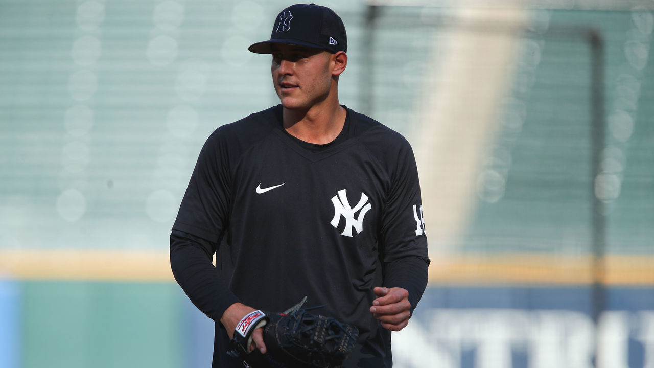 CHICAGO, IL - MAY 12: New York Yankees first baseman Anthony Rizzo (48) looks on before a Major League Baseball game between the New York Yankees and the Chicago White Sox on May 12, 2022 at Guaranteed Rate Field in Chicago, IL.