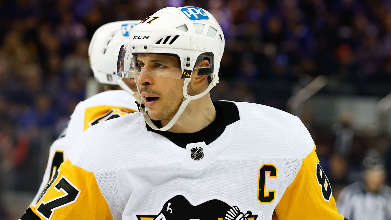 NEW YORK, NY - MAY 11: Pittsburgh Penguins center Sidney Crosby (87) skates during the second period of game 5 of round 1 of the Stanley Cup Playoffs between the New York Rangers and the Pittsburgh Penguins on May 11, 2022 at Madison Square Garden in New York City, New York