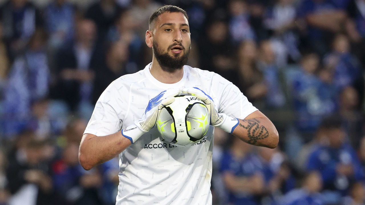 STRASBOURG, FRANCE - APRIL 29: Goalkeeper of PSG Gianluigi Donnarumma during the Ligue 1 Uber Eats match between RC Strasbourg Alsace (RCSA) and Paris Saint-Germain (PSG) at Stade de la Meinau on April 29, 2022 in Strasbourg, France.