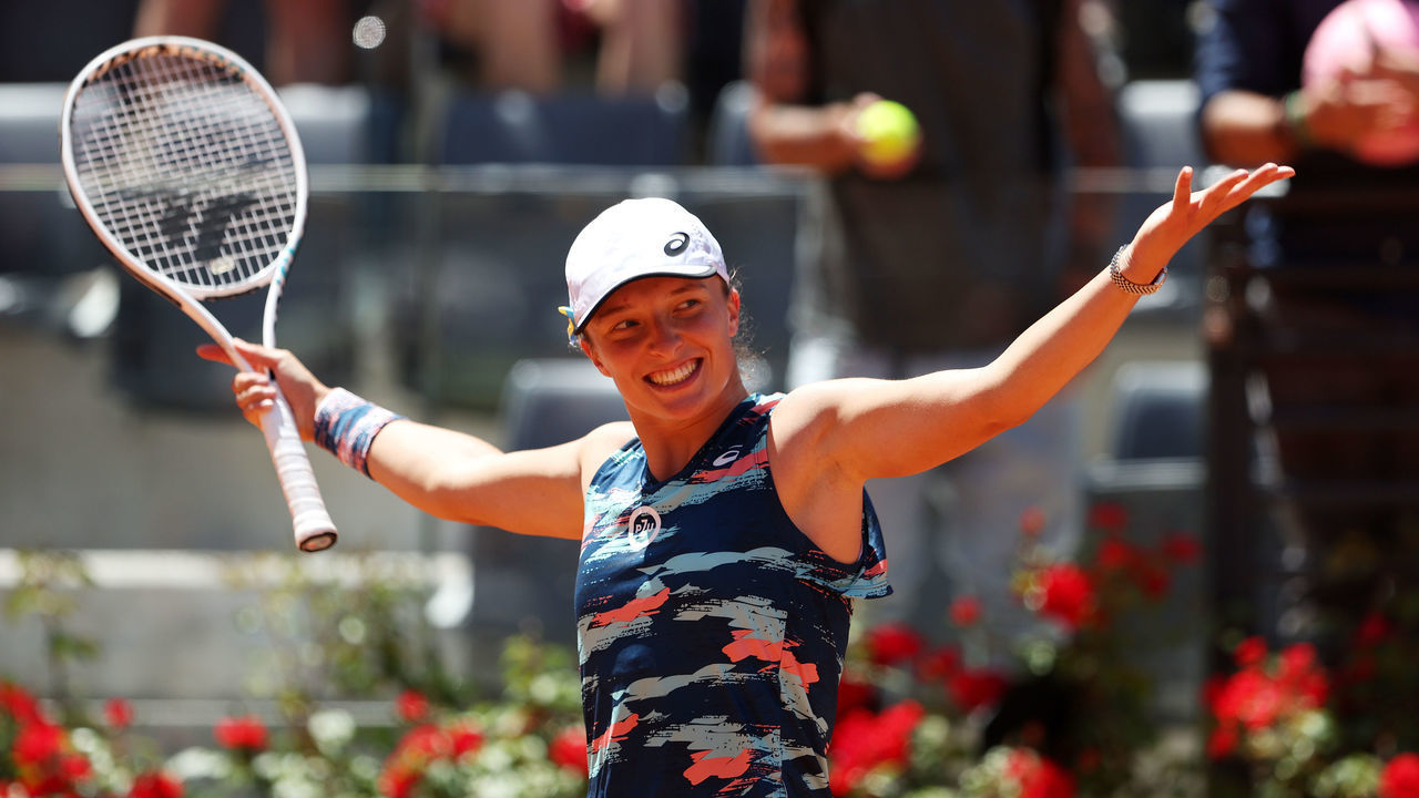 ROME, ITALY - MAY 14: Iga Swiatek of Poland celebrates victory against Aryna Sabalenka in the Women's Single's Semi-Final match on Day Seven of the Internazionali BNL D'Italia at Foro Italico on May 14, 2022 in Rome, Italy.