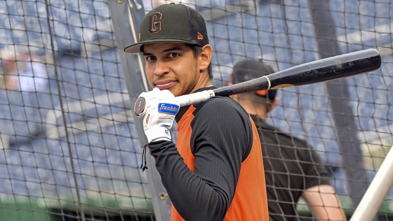 WASHINGTON, DC - APRIL 22: San Francisco Giants center fielder Mauricio Dubon (1) takes batting practice prior to the San Francisco Giants versus the Washington Nationals on April 22, 2022 at Nationals Park in Washington, D.C.