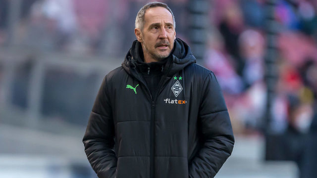 STUTTGART, GERMANY - MARCH 05: head coach Adi Huetter of Borussia Moenchengladbach Looks on during the Bundesliga match between VfB Stuttgart and Borussia Mönchengladbach at Mercedes-Benz Arena on March 5, 2022 in Stuttgart, Germany.