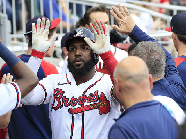 Ozuna, Riley spur 4-run rally in 8th, Braves top Padres