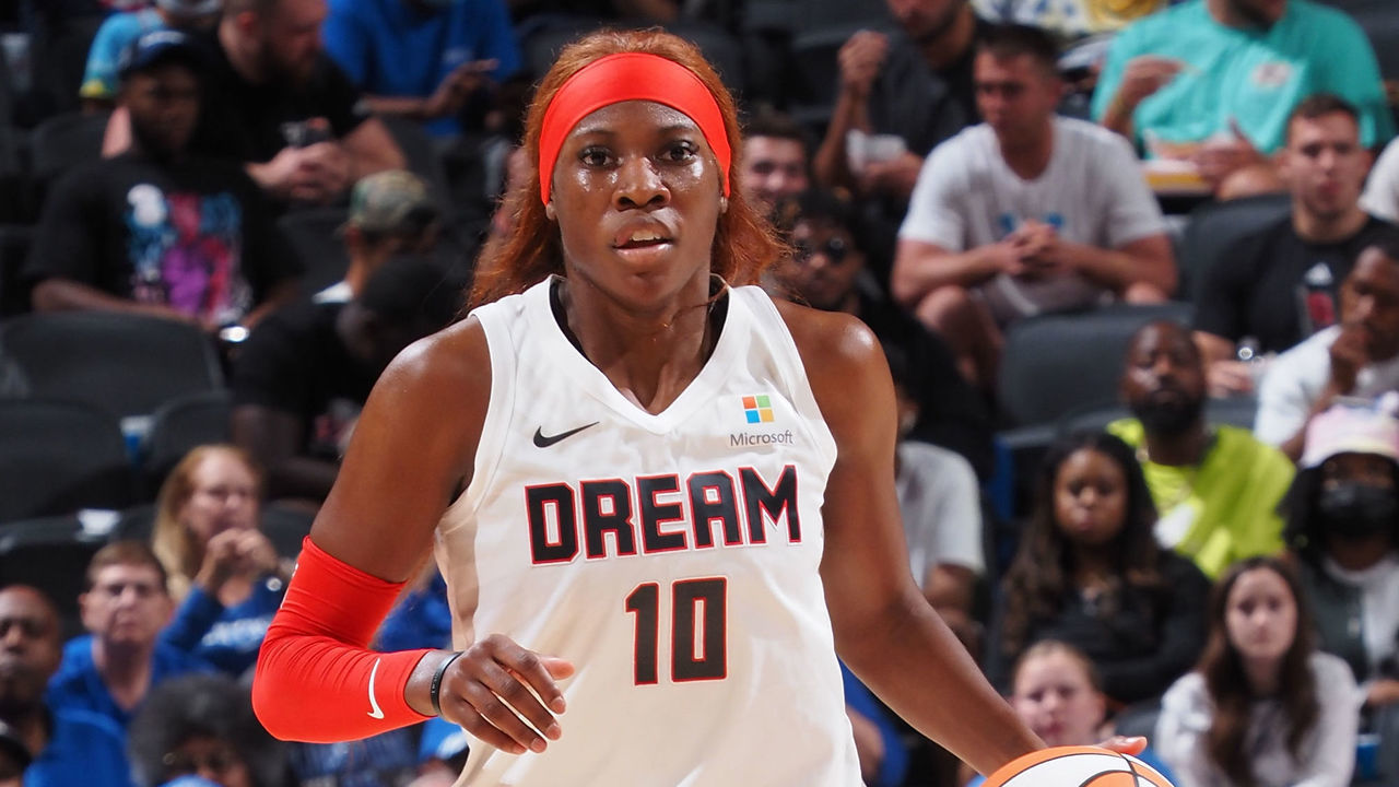 INDIANAPOLIS, IN - MAY 15: Rhyne Howard #10 of the Atlanta Dream handles the ball during the game against the Indiana Fever on May 15, 2022 at Gainbridge Fieldhouse in Indianapolis, Indiana. Mandatory Copyright Notice: Copyright 2022 NBAE