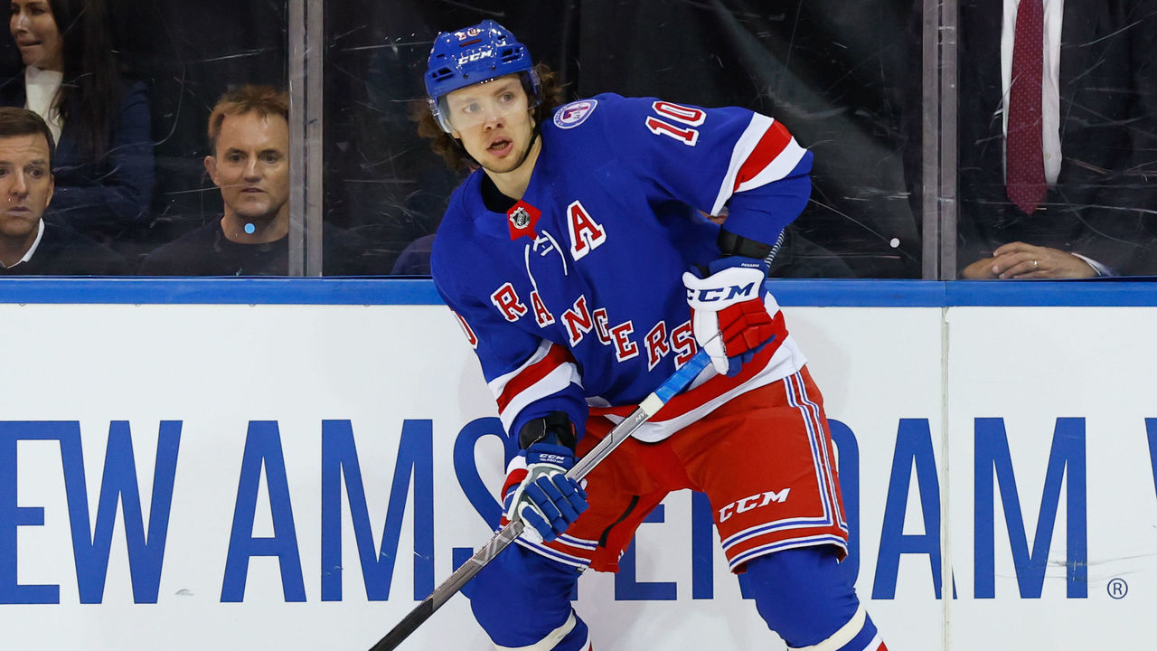 NEW YORK, NY - MAY 03: New York Rangers left wing Artemi Panarin (10) controls the puck during game 1 of the first round of the Stanley Cup Playoffs between the New York Rangers and the Pittsburgh Penguins on May 3, 2022 at Madison Square Garden in New York, New York.