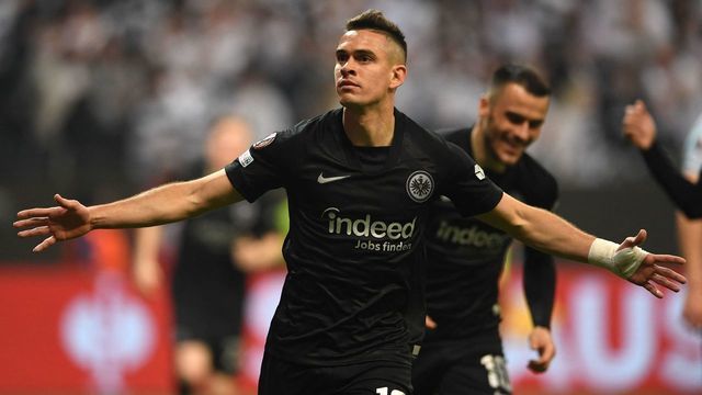 TOPSHOT - Frankfurt's Colombian forward Rafael Borre celebrates scoring the opening goal with his teammates during the UEFA Europa League semi-final second leg football match Eintracht Frankfurt v West Ham United in Frankfurt, western Germany on May 5, 2022.