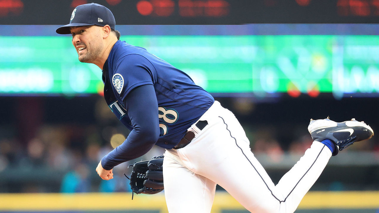 SEATTLE, WASHINGTON - MAY 10: Robbie Ray #38 of the Seattle Mariners pitches against the Philadelphia Phillies during the third inning at T-Mobile Park on May 10, 2022 in Seattle, Washington.