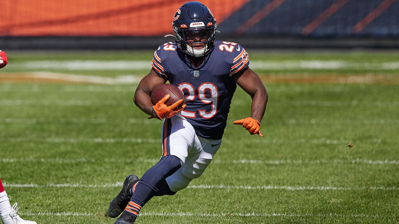 CHICAGO, IL - SEPTEMBER 20: Chicago Bears running back Tarik Cohen (29) runs with the football in action during a game between the Chicago Bears and the New York Giants on September 20, 2020 at Soldier Field in Chicago, IL.