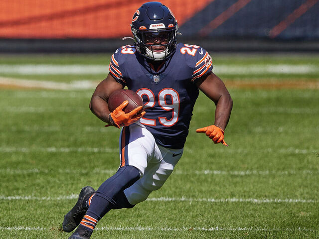 CHICAGO, IL - SEPTEMBER 20: Chicago Bears running back Tarik Cohen (29) runs with the football in action during a game between the Chicago Bears and the New York Giants on September 20, 2020 at Soldier Field in Chicago, IL.