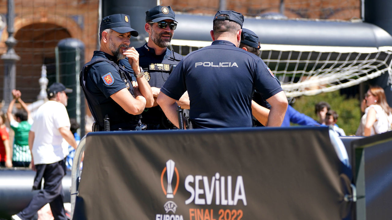 Police at the Plaza de Espana in Seville ahead of Wednesdayâs UEFA Europa League Final between Eintracht Frankfurt and Rangers at the Estadio Ramon Sanchez-Pizjuan, Seville. Picture date: Tuesday May 17, 2022.