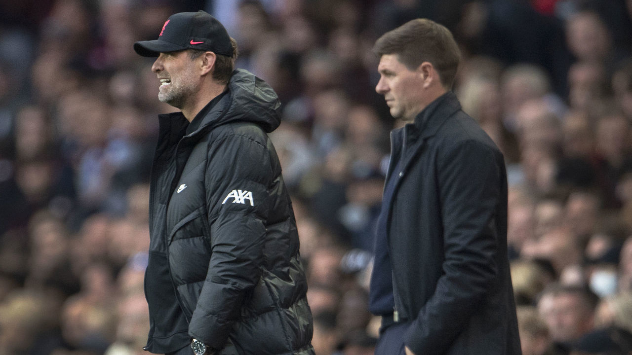 BIRMINGHAM, ENGLAND - MAY 10: Liverpool manager Jurgen Klopp and Aston Villa manager Steven Gerrard during the Premier League match between Aston Villa and Liverpool at Villa Park on May 10, 2022 in Birmingham, United Kingdom.