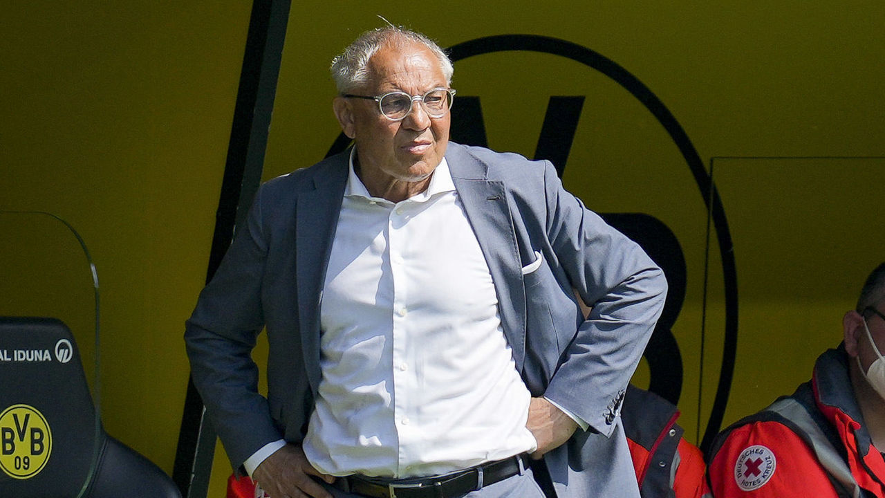 DORTMUND, GERMANY - MAY 14: head coach Felix Magath of Hertha BSC looks on during the Bundesliga match between Borussia Dortmund and Hertha BSC at Signal Iduna Park on May 14, 2022 in Dortmund, Germany.