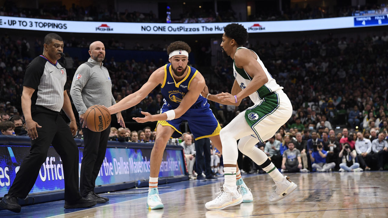 Basketball: Golden State Warriors Klay Thompson (11) in action vs Dallas Mavericks at American Airlines Arena. Dallas, TX 3/3/2022 CREDIT: Greg Nelson