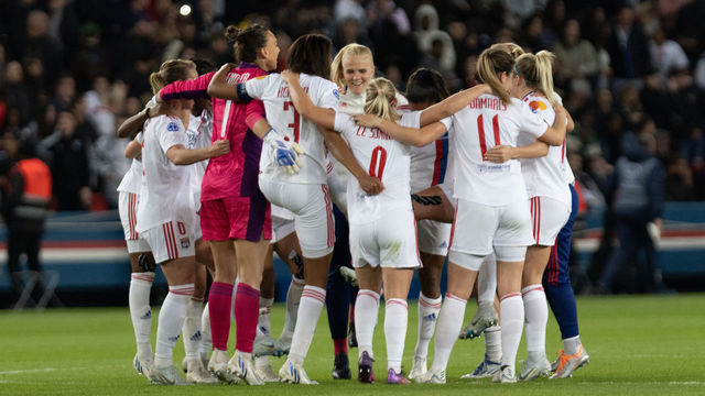 PARIS, FRANCE - APRIL 30: Team of Lyon celebrate after winning the UEFA Women's Champions League Semi Final Second Leg match between Paris Saint-Germain and Olympique Lyon at Parc des Princes on April 30, 2022 in Paris, France.
