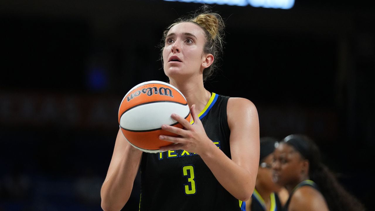 ARLINGTON, TX - MAY 21: Marina Mabrey #3 of the Dallas Wings shoots a free throw during the game against the Minnesota Lynx on May 21, 2022 at College Park Center in Arlington, TX. Mandatory Copyright Notice: Copyright 2021 NBAE