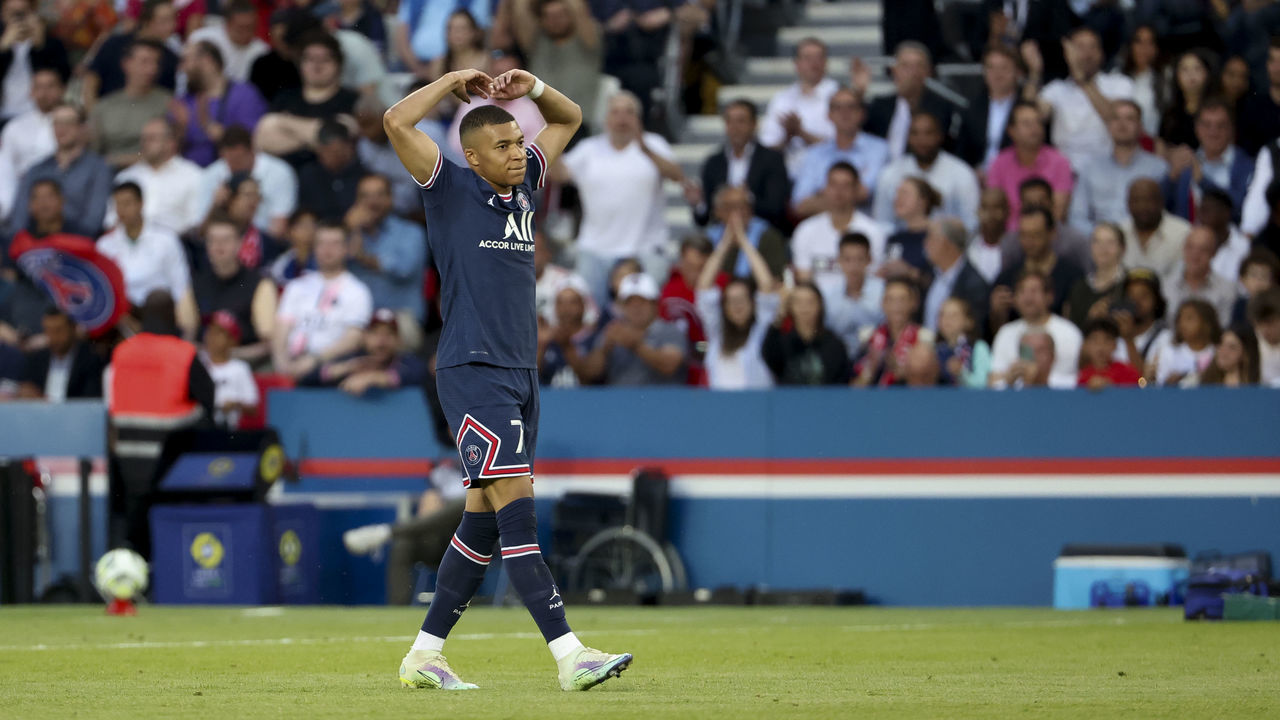 PARIS, FRANCE - MAY 21: Kylian Mbappe of PSG celebrates his first goal during the Ligue 1 Uber Eats match between Paris Saint-Germain (PSG) and FC Metz at Parc des Princes stadium on May 21, 2022 in Paris, France.