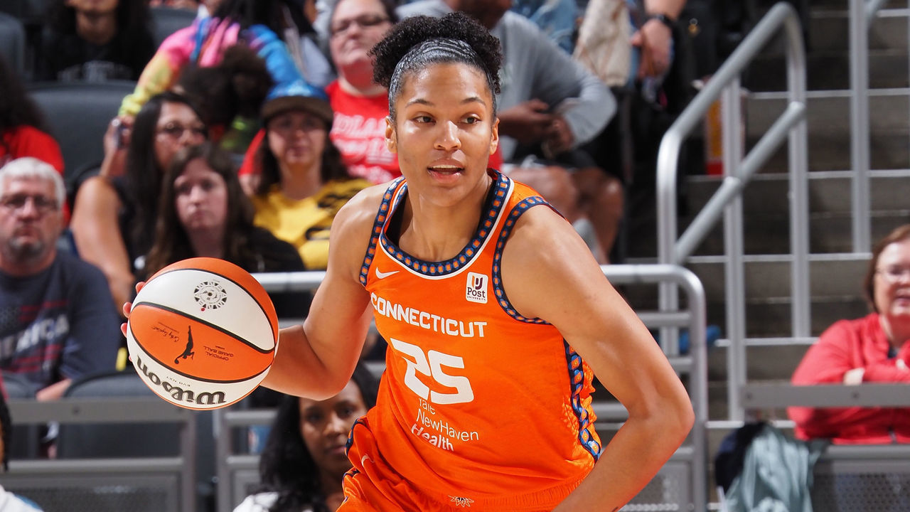 INDIANAPOLIS, IN - MAY 22: Alyssa Thomas #25 of the Connecticut Sun drives to the basket during the game against the Indiana Fever on May 22, 2022 at Gainbridge Fieldhouse in Indianapolis, Indiana. Mandatory Copyright Notice: Copyright 2022 NBAE