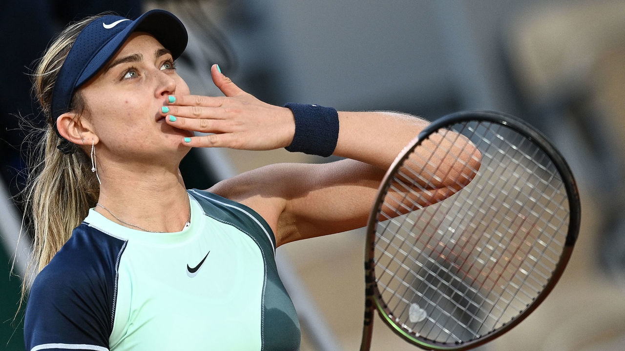 Spain's Paula Badosa reacts after winning against France's Fiona Ferro during their women's singles match on day three of the Roland-Garros Open tennis tournament at the Court Philippe-Chatrier in Paris on May 24, 2022.