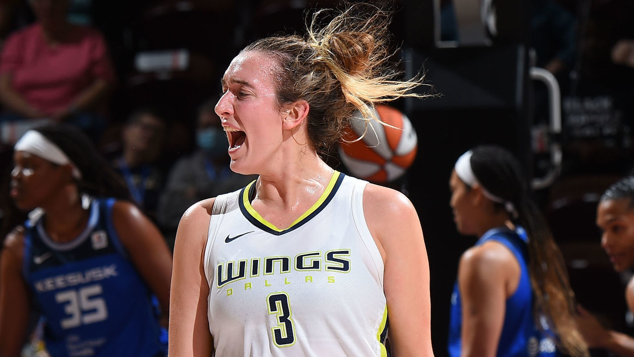 UNCASVILLE, CT - MAY 24: Marina Mabrey #3 of the Dallas Wings celebrates during the game against the Connecticut Sun on May 24, 2022 at Mohegan Sun Arena in Uncasville, Connecticut. Mandatory Copyright Notice: Copyright 2022 NBAE