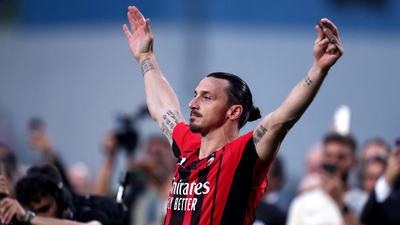 GEWISS STADIUM, REGGIO EMILIA, ITALY - 2022/05/22: Zlatan Ibrahimovic of Ac Milan celebrates at the end of the Serie A match between Us Sassuolo and Ac Milan. Ac Milan wins 3-0 over Us Sassuolo. Ac Milan wins the Serie A championship.