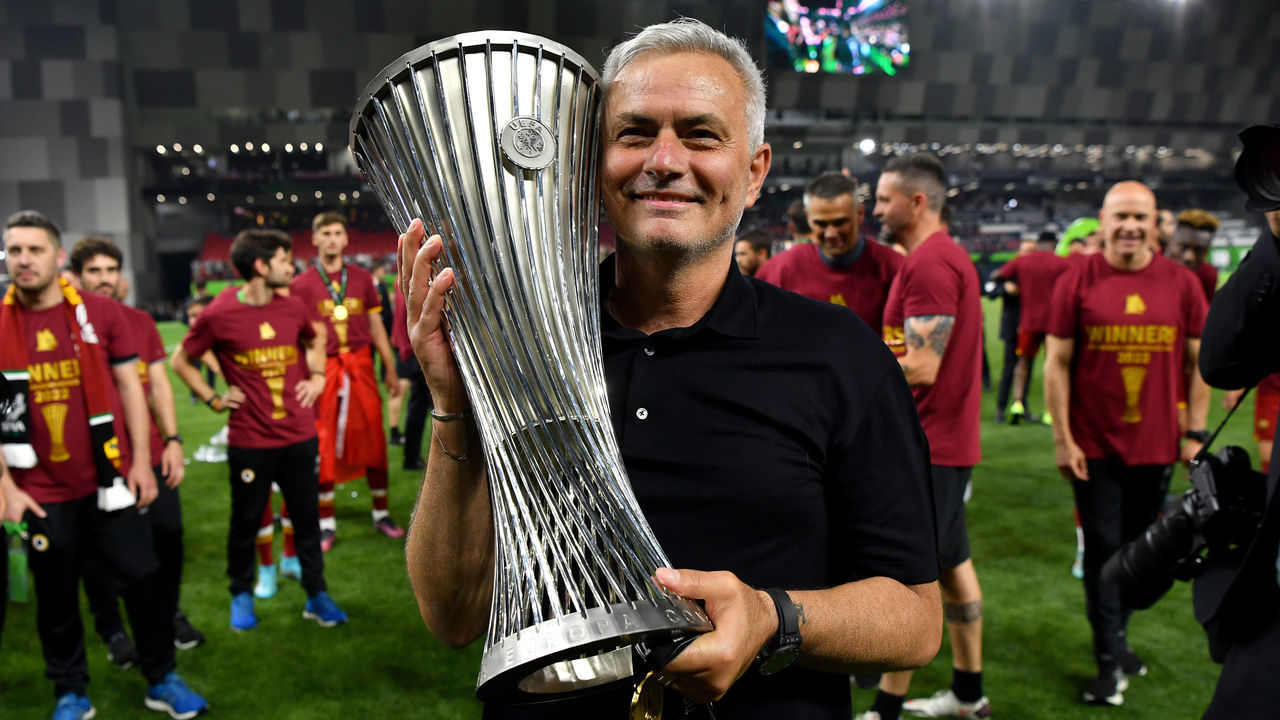 TIRANA, ALBANIA - MAY 25: Jose Mourinho, Head Coach of AS Roma lifts the UEFA Europa Conference League Trophy after their sides victory during the UEFA Conference League final match between AS Roma and Feyenoord at Arena Kombetare on May 25, 2022 in Tirana, Albania.
