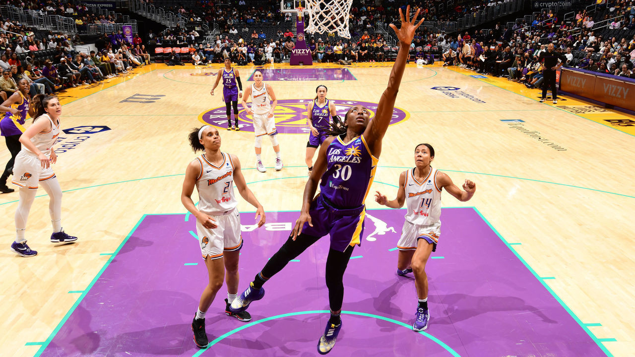 LOS ANGELES, CA - MAY 25: Nneka Ogwumike #30 of the Los Angeles Sparks shoots the ball during the game against the Phoenix Mercury on May 25, 2022 at Crypto.Com Arena in Los Angeles, California. NOTE TO USER: User expressly acknowledges and agrees that, by downloading and/or using this Photograph, user is consenting to the terms and conditions of the Getty Images License Agreement. Mandatory Copyright Notice: Copyright 2022 NBAE