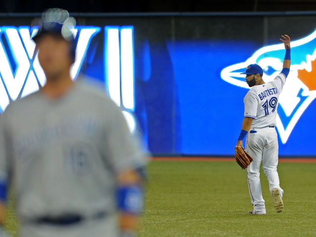 VIDEO: Blue Jays' Jose Bautista records another 9-3 putout