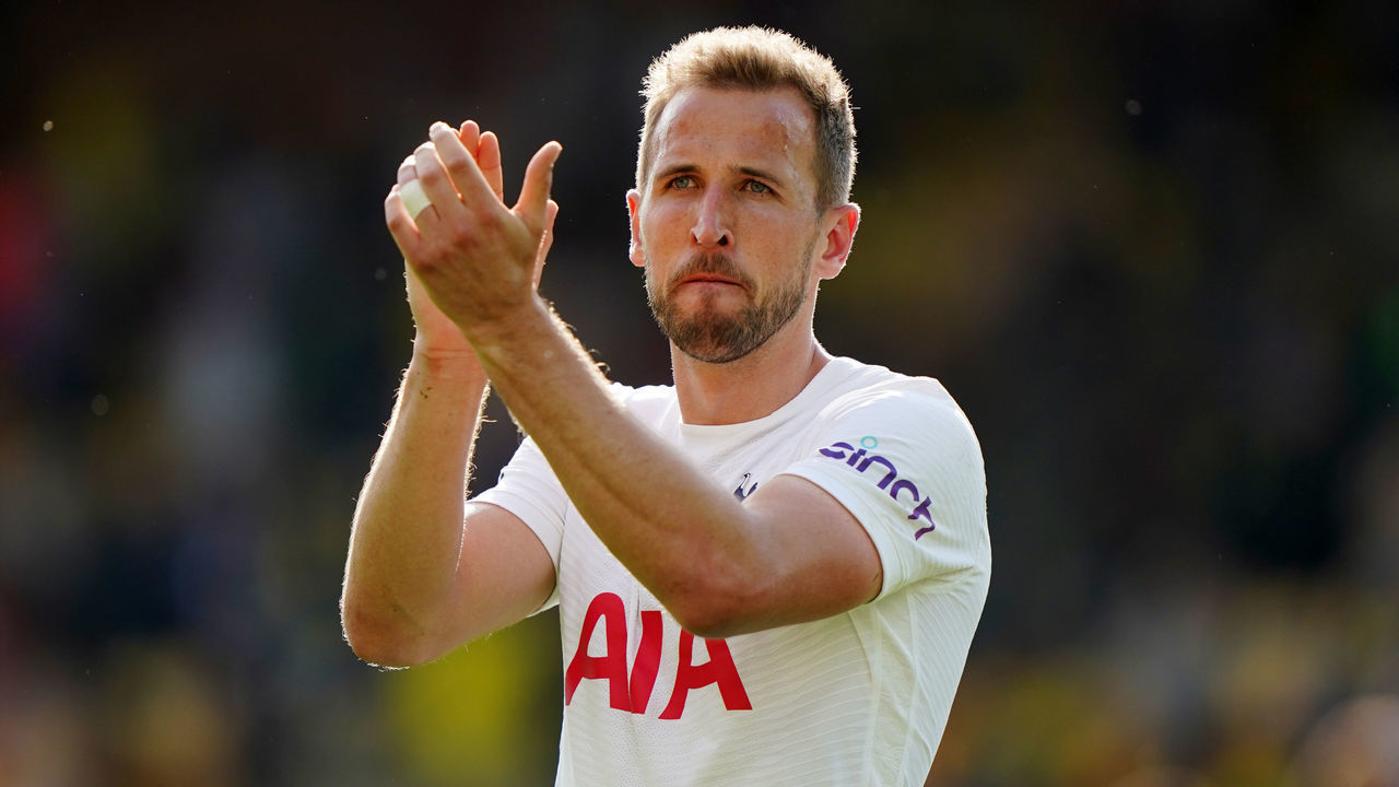 Tottenham Hotspur's Harry Kane celebrates after the Premier League match at Carrow Road, Norwich. Picture date: Sunday May 22, 2022.