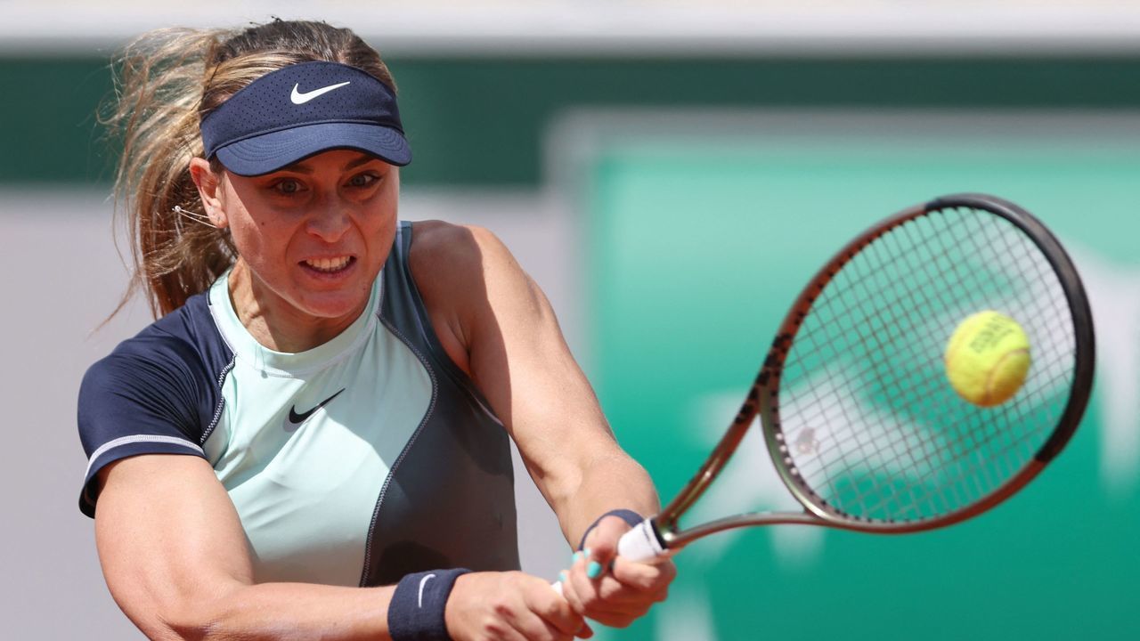 Spain's Paula Badosa returns the ball to Russia's Veronika Kudermetova during their women's singles match on day seven of the Roland-Garros Open tennis tournament at the Court Suzanne-Lenglen in Paris on May 28, 2022.
