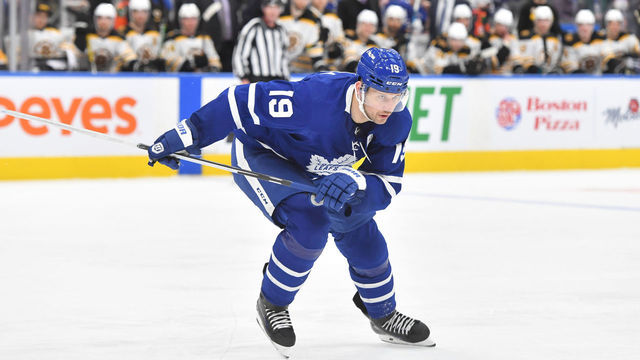 TORONTO, ON - APRIL 29: Toronto Maple Leafs Right Wing Jason Spezza (19) tracks the play along the boards in the third period during the NHL regular season game between the Boston Bruins and the Toronto Maple Leafs on April 29, 2022, at Scotiabank Arena in Toronto, ON, Canada.
