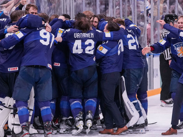 TAMPERE, FINLAND - MAY 29: Members of Team Finland celebrate as winners of the 2022 IIHF Ice Hockey World Championship match between Finland and Canada at Nokia Arena on May 29, 2022 in Tampere, Finland.