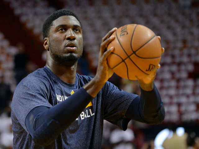 Report: Pacers shopping Roy Hibbert 'quietly'