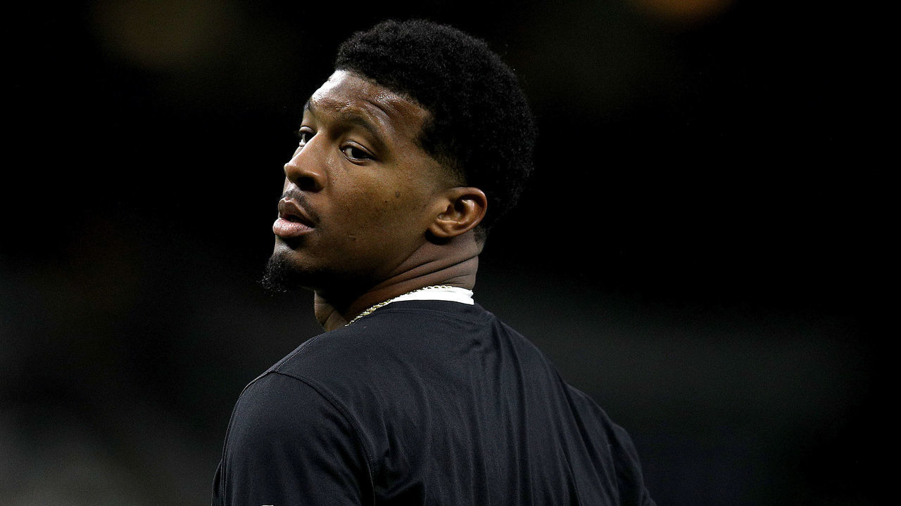 NEW ORLEANS, LOUISIANA - OCTOBER 31: Jameis Winston #2 of the New Orleans Saints warms up prior to the start of a NFL game against the Tampa Bay Buccaneers at Caesars Superdome on October 31, 2021 in New Orleans, Louisiana.