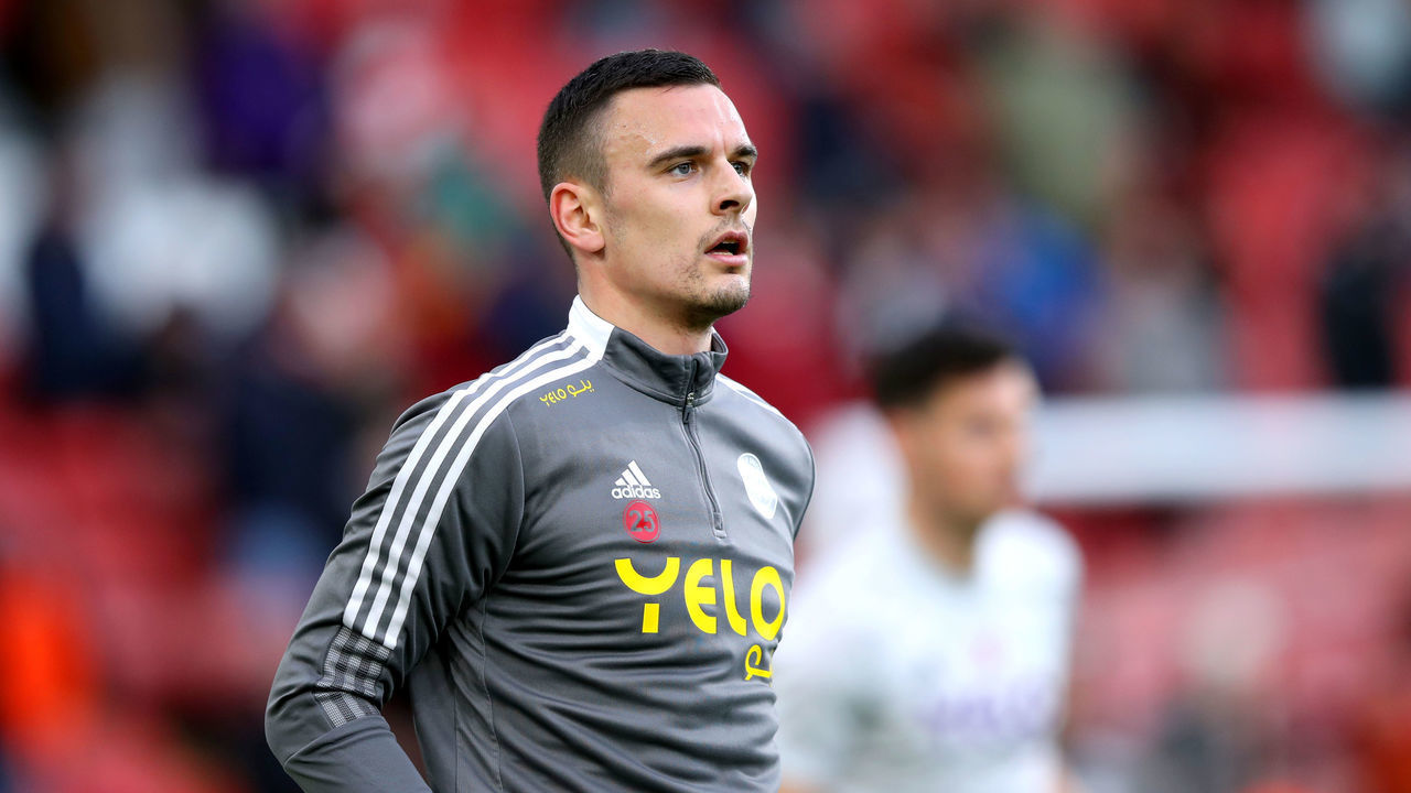 Sheffield United's Filip Uremovic warms up ahead of the Sky Bet Championship match at Bramall Lane, Sheffield. Picture date: Tuesday April 5, 2022.