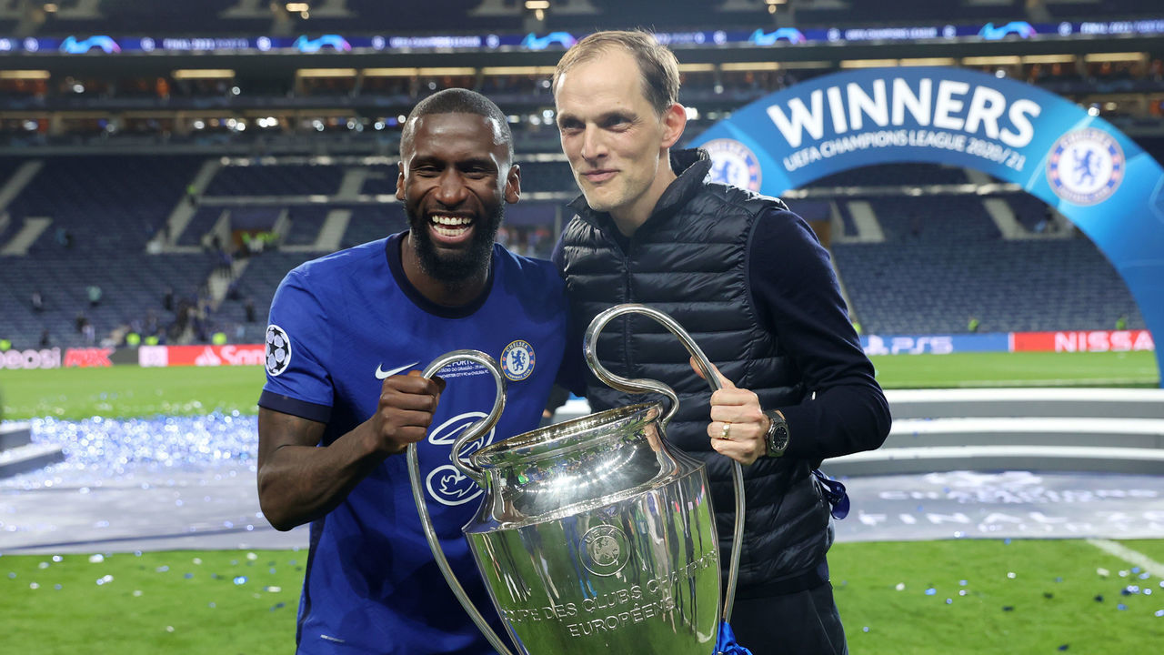 PORTO, PORTUGAL - MAY 29: Antonio Ruediger and Thomas Tuchel, Manager of Chelsea pose with the Champions League Trophy following their team's victory in the UEFA Champions League Final between Manchester City and Chelsea FC at Estadio do Dragao on May 29, 2021 in Porto, Portugal.