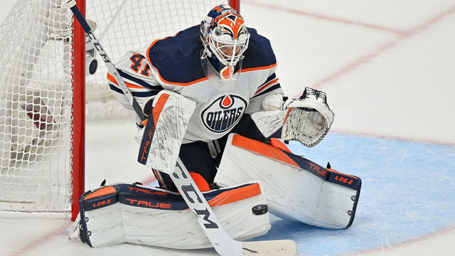DENVER, CO - MAY 31: Edmonton Oilers goaltender Mike Smith (41) makes a save during a Stanley Cup Playoffs Western Conference Finals game between the Edmonton Oilers and the Colorado Avalanche at Ball Arena in Denver, Colorado on May 31, 2022.