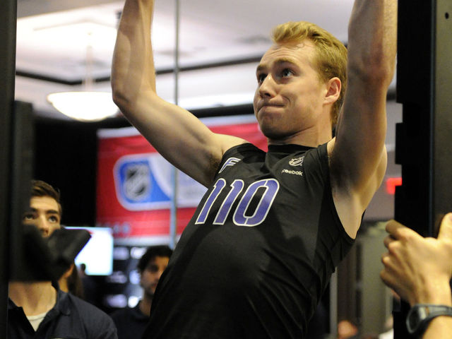 Top-ranked NHL prospect Sam Bennett fails to do single pull-up at NHL combine
