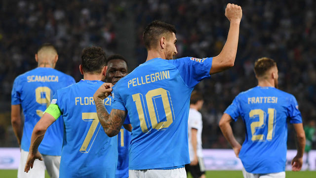 BOLOGNA, ITALY - JUNE 04: Lorenzo Pellegrini of Italy celebrates after scoring their team's first goal during the UEFA Nations League League A Group 3 match between Italy and Germany at Renato Dall'Ara Stadium on June 04, 2022 in Bologna, Italy.