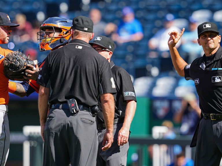 Astros' Ryan Pressly rips umpires after ejection vs. Royals: 'You