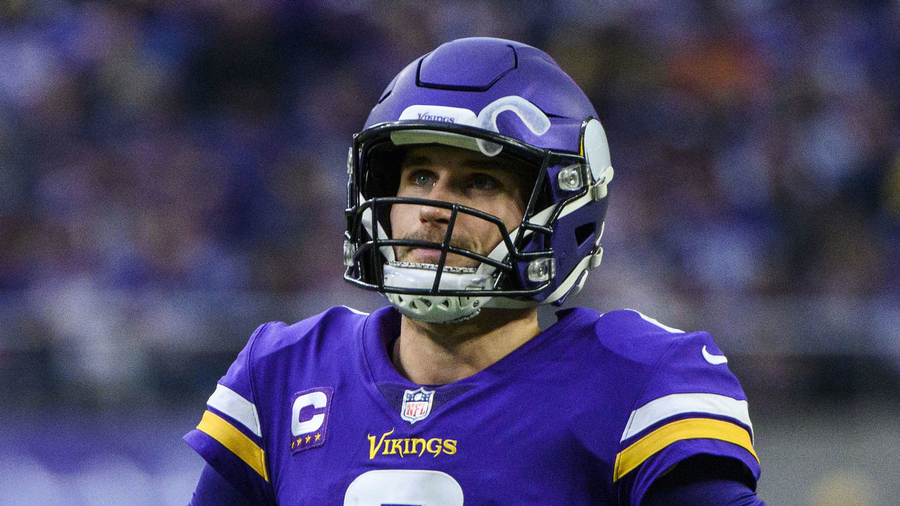 MINNEAPOLIS, MN - DECEMBER 26: Kirk Cousins #8 of the Minnesota Vikings reacts after a play in the first quarter of the game against the Los Angeles Rams at U.S. Bank Stadium on December 26, 2021 in Minneapolis, Minnesota. "n