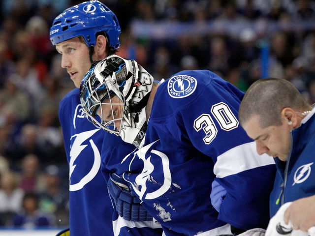 Lightning's Ben Bishop has screw removed from wrist, will begin rehab Monday