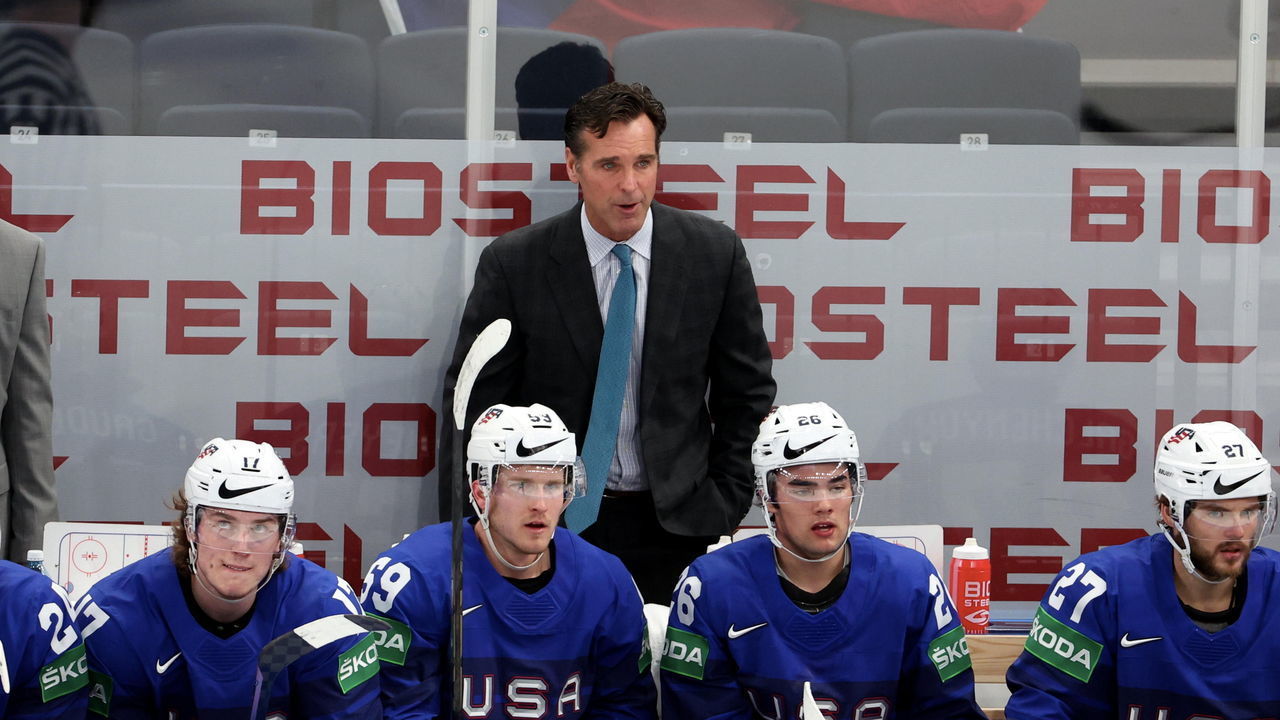 TAMPERE, FINLAND - MAY 19: Head coach David Quinn of Team United States reacts during the 2022 IIHF Ice Hockey World Championship Group B match between Unites States and England at Nokia Arena on May 19, 2022 in Tampere, Finland.