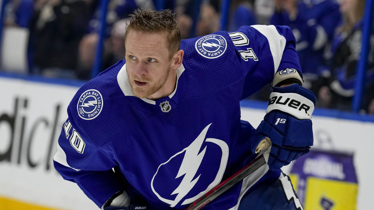 TAMPA, FL - MAY 22: Tampa Bay Lightning right wing Corey Perry (10) warms up during the NHL Hockey game 3 of the 2nd round of the Stanley Cup Playoffs between Tampa Bay Lightning and the Florida Panthers on May 22, 2022 at Amalie Arena in Tampa Florida