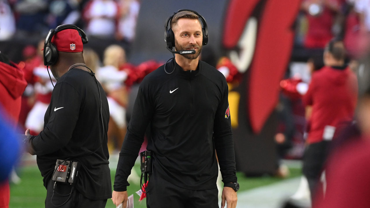 GLENDALE, ARIZONA - JANUARY 09: Head coach Kliff Kingsbury of the Arizona Cardinals prepares for a game against the Seattle Seahawks at State Farm Stadium on January 09, 2022 in Glendale, Arizona.