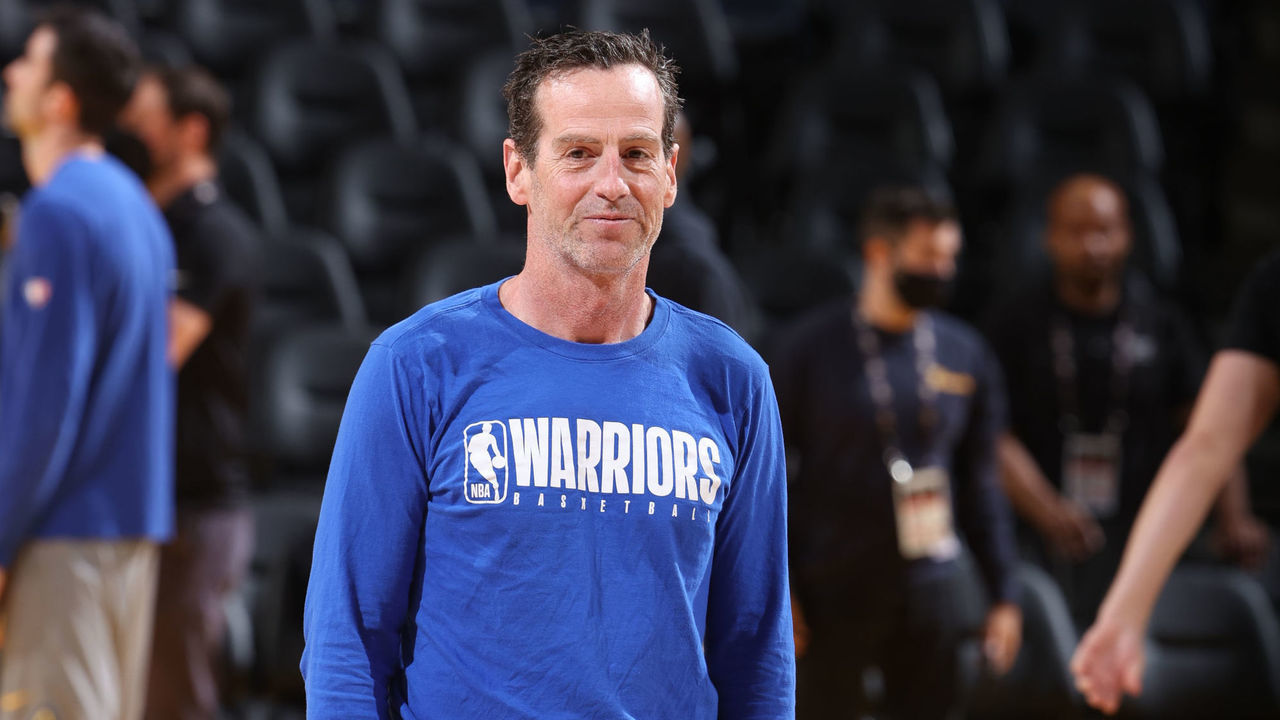 SAN FRANCISCO, CA - JUNE 4: Assistant Coach Kenny Atkinson of the Golden State Warriors looks on during practice and media availability as part of the 2022 NBA Finals on June 4, 2022 at Chase Center in San Francisco, California. Mandatory Copyright Notice: Copyright 2022 NBAE
