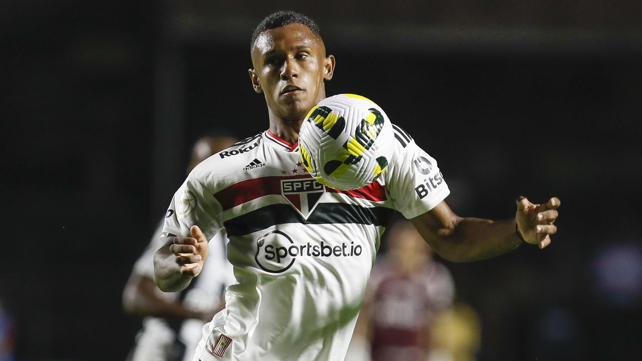 SAO PAULO, BRAZIL - MAY 02: Marquinhos of Sao Paulo controls the ball during the match between Sao Paulo and Santos as part of Brasileirao Series A 2022 at Morumbi Stadium on May 02, 2022 in Sao Paulo, Brazil.